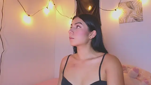 Snapshot of VictoriaaLopez chatting on June 12, 7:02 pm VictoriaaLopez online show from June 12, 7:02 pm