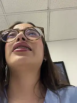 Snapshot of Sweet_Milaa1 chatting on June 29, 7:03 pm Sweet Milaa1 online show from June 29, 7:03 pm