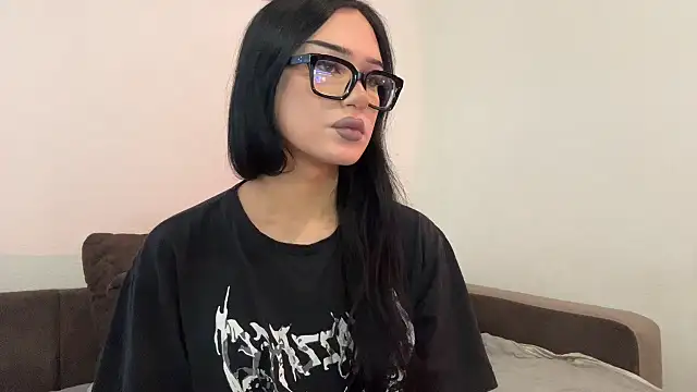 MiaTransDoll online show from June 8, 6:47 am
