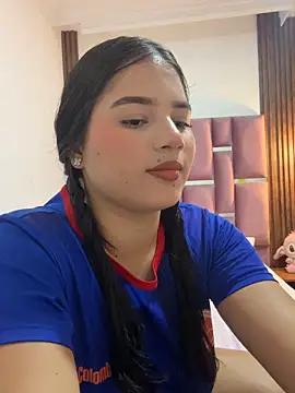 Snapshot of Mulan_rousse chatting on June 18, 10:03 pm Mulan rousse online show from June 18, 10:03 pm