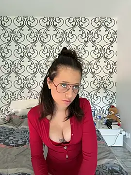 Snapshot of lilou_philips chatting on May 21, 12:12 pm lilou philips online show from May 21, 12:12 pm