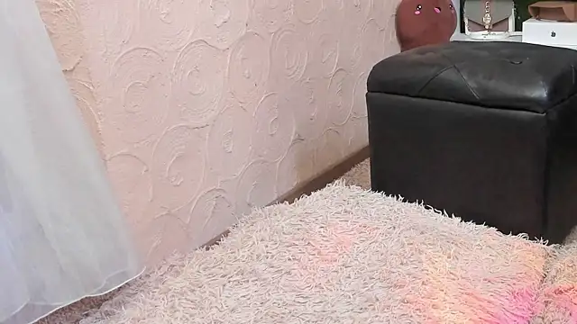 Snapshot of lililiana chatting on July 22, 8:17 am lililiana online show from July 22, 8:17 am