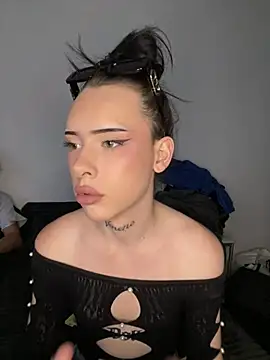 hailiechyll online show from June 5, 7:19 pm
