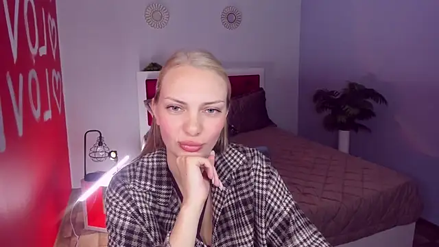 NancyGlamour online show from June 6, 9:36 am