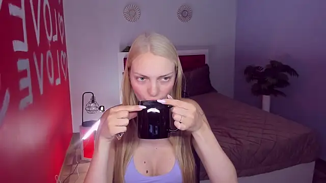 NancyGlamour online show from June 8, 10:26 am
