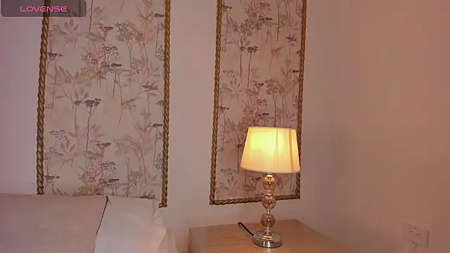 Snapshot of sara_castro24_ chatting on August 1, 8:19 pm sara castro24 online show from August 1, 8:19 pm