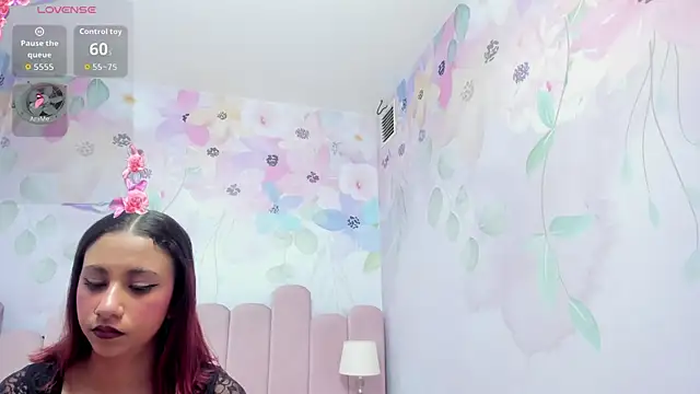 Snapshot of Miabloom19_ chatting on July 22, 11:07 pm Miabloom19 online show from July 22, 11:07 pm