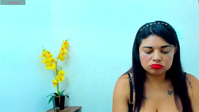 ChloeSmith9 online show from April 29, 7:31 pm