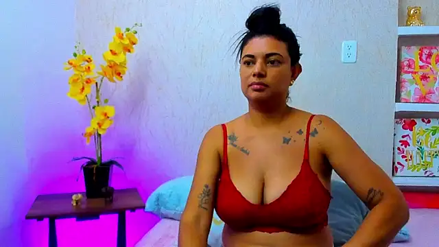 ChloeSmith9 online show from July 16, 7:20 pm