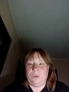 MikkiLove777 online show from May 3, 9:43 pm
