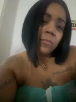 Snapshot of GianLavinnye chatting on May 13, 11:11 pm GianLavinnye online show from May 13, 11:11 pm