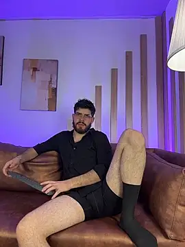 DomBoy  online show from June 10, 8:19 pm