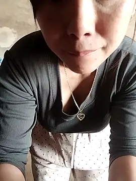 Snapshot of linhkun1 chatting on May 4, 1:56 am linhkun1 online show from May 4, 1:56 am