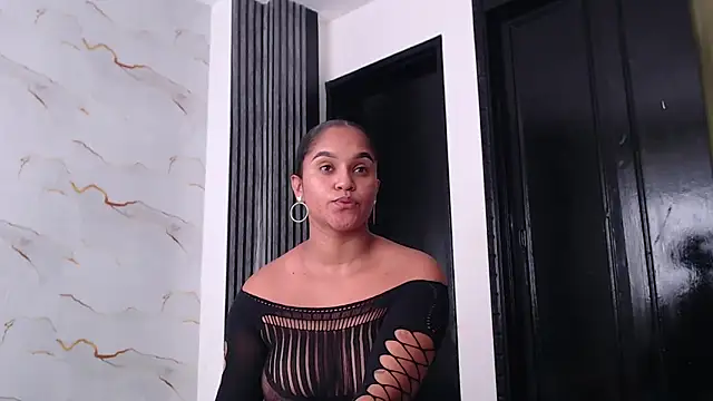 Snapshot of Liaa_cams chatting on June 14, 8:22 pm Liaa cams online show from June 14, 8:22 pm