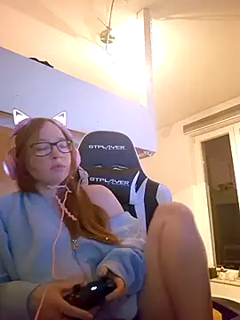 Freaky-Doll online show from June 4, 9:21 pm