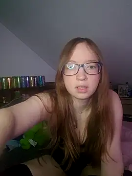 Freaky-Doll online show from June 8, 8:20 pm