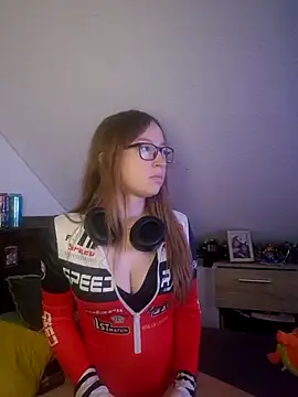 Freaky-Doll online show from June 9, 8:31 pm