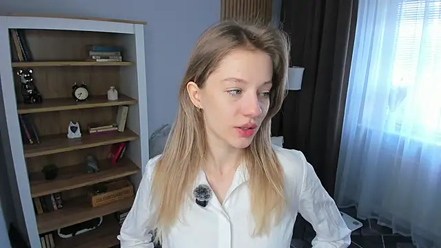 katemossse online show from May 4, 8:32 am