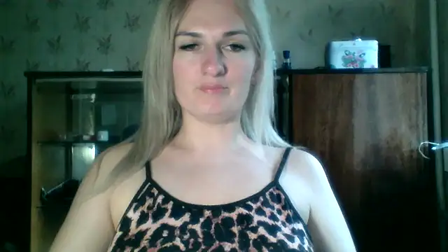 Snapshot of MartaHaze chatting on May 11, 9:59 am MartaHaze online show from May 11, 9:59 am