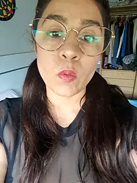 Snapshot of charloteone chatting on April 29, 1:37 pm charloteone online show from April 29, 1:37 pm