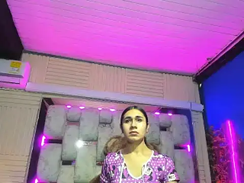 MahiaraHot online show from June 19, 2:10 pm