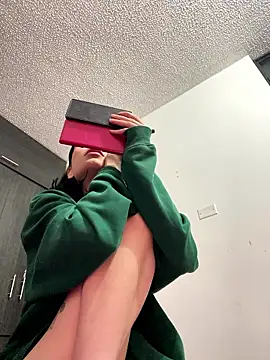 she-dulce online show from June 12, 2:49 pm