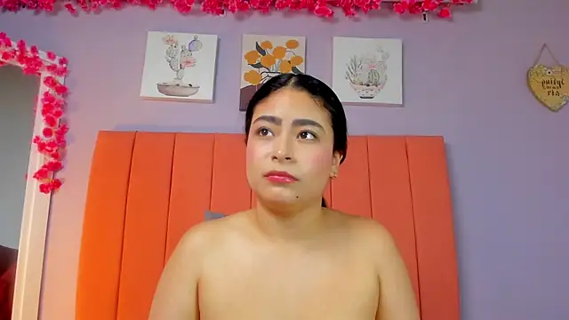 roxanneowens online show from April 29, 5:30 pm