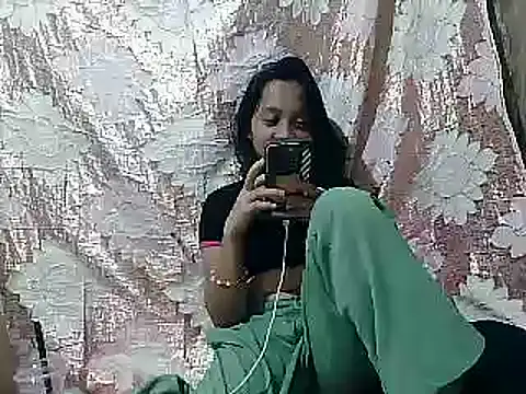 Snapshot of Yours_AsianPinayGirl18 chatting on May 9, 10:09 am Yours AsianPinayGirl18 online show from May 9, 10:09 am