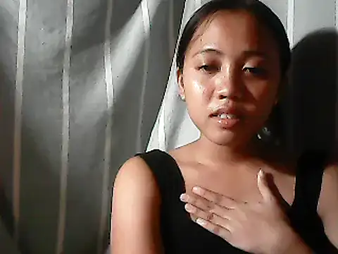 Snapshot of Yours_AsianPinayGirl18 chatting on June 15, 11:12 am Yours AsianPinayGirl18 online show from June 15, 11:12 am