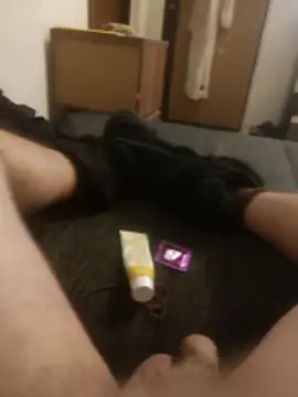 Snapshot of chris6123 chatting on February 11, 3:39 pm chris6123 online show from February 11, 3:39 pm