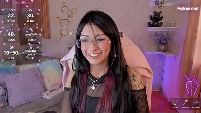 mia smoke  online show from May 22, 3:06 pm