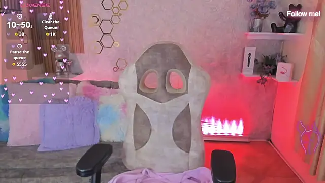 mia smoke  online show from July 3, 1:45 am