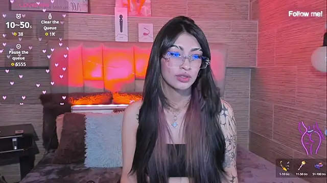 mia smoke  online show from July 14, 10:15 pm