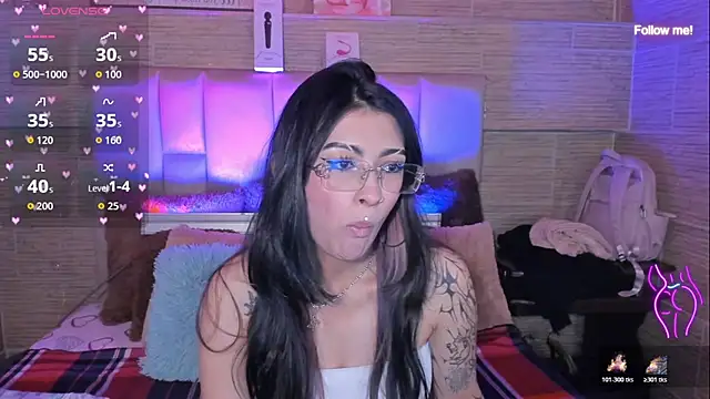 mia smoke  online show from July 26, 12:52 am