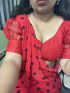 Snapshot of Tamil_Azhagie chatting on May 28, 10:07 pm Tamil Azhagie online show from May 28, 10:07 pm