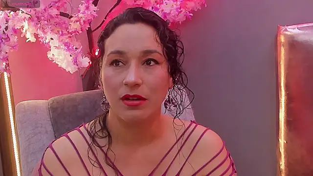 Elizabeth bennett online show from June 16, 9:17 pm