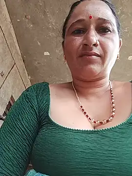 Snapshot of Haliya8 chatting on June 21, 7:11 am Haliya8 online show from June 21, 7:11 am