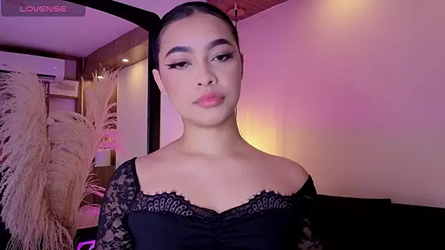 Snapshot of Chloe_monroee chatting on July 2, 3:23 am Chloe monroee online show from July 2, 3:23 am