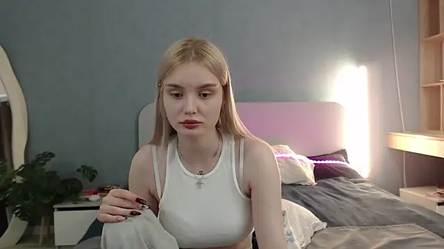 Snapshot of Angel_Share chatting on June 7, 5:55 am Angel Share online show from June 7, 5:55 am
