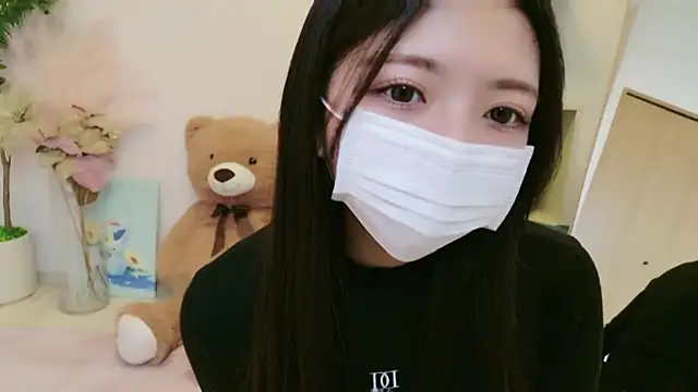 Snapshot of -Luna_JP- chatting on May 6, 5:35 am -Luna JP- online show from May 6, 5:35 am