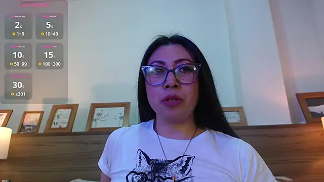 Snapshot of FranciscaVera chatting on June 13, 12:08 am FranciscaVera online show from June 13, 12:08 am