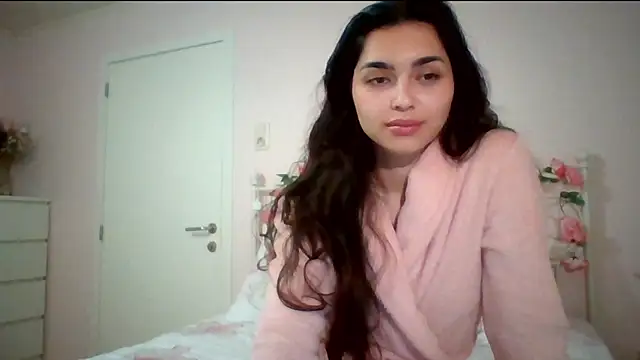 Snapshot of yourbella37 chatting on May 10, 7:41 pm yourbella37 online show from May 10, 7:41 pm