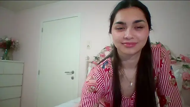 Snapshot of yourbella37 chatting on May 13, 7:55 pm yourbella37 online show from May 13, 7:55 pm