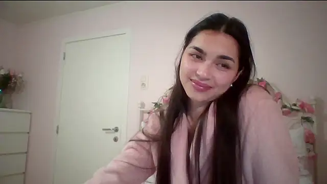 Snapshot of yourbella37 chatting on May 15, 7:43 pm yourbella37 online show from May 15, 7:43 pm
