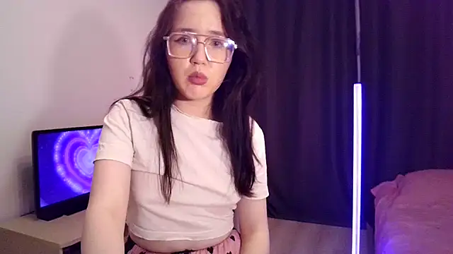 LannieCam online show from May 14, 5:20 pm