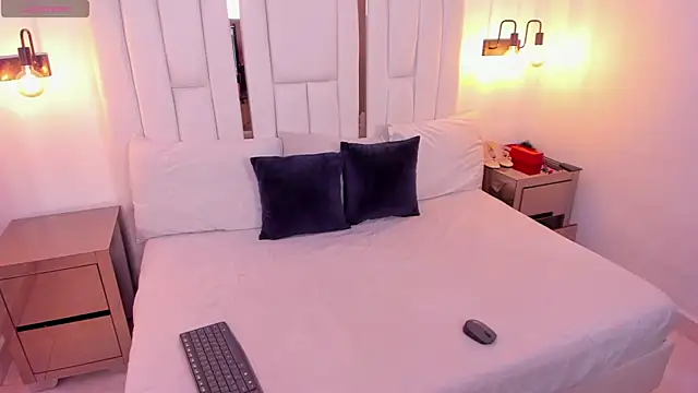 lilieth white online show from August 8, 1:57 pm