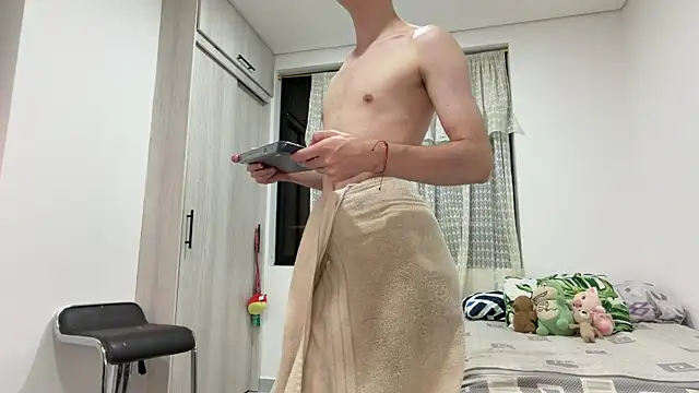 Snapshot of _peachyboy chatting on June 26, 3:33 am peachyboy online show from June 26, 3:33 am