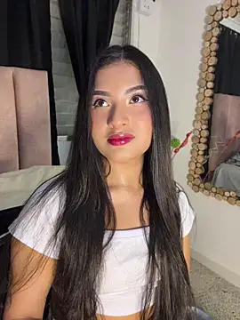 Snapshot of SabrinaX_X chatting on June 19, 12:26 am SabrinaX X online show from June 19, 12:26 am