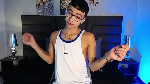 The skinny boy  online show from May 2, 3:55 am