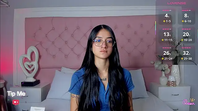 Snapshot of SarahDoll__ chatting on May 8, 12:21 pm SarahDoll online show from May 8, 12:21 pm